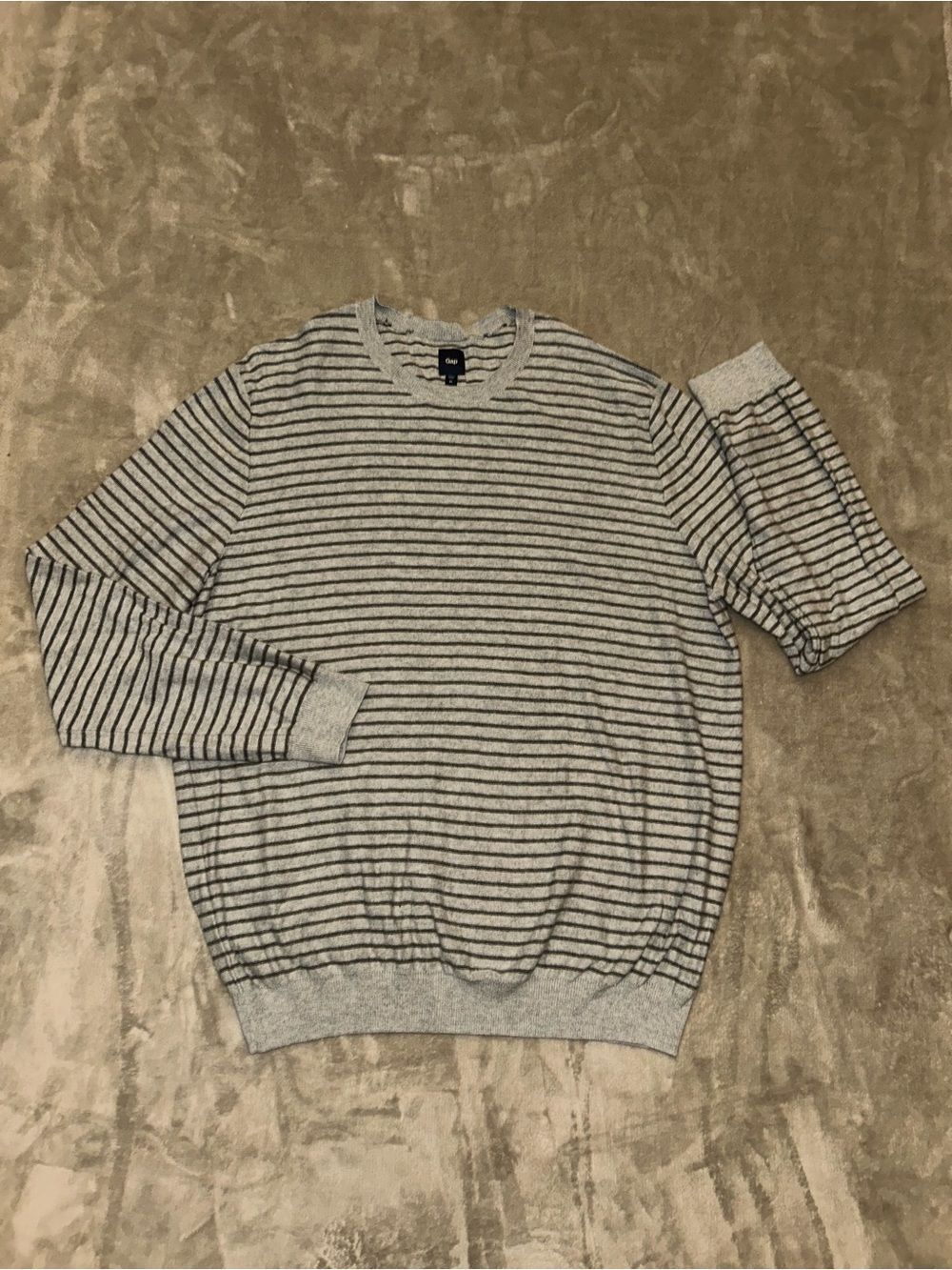 GAP Light Gray Crewneck with Dark Stripe Detail XL